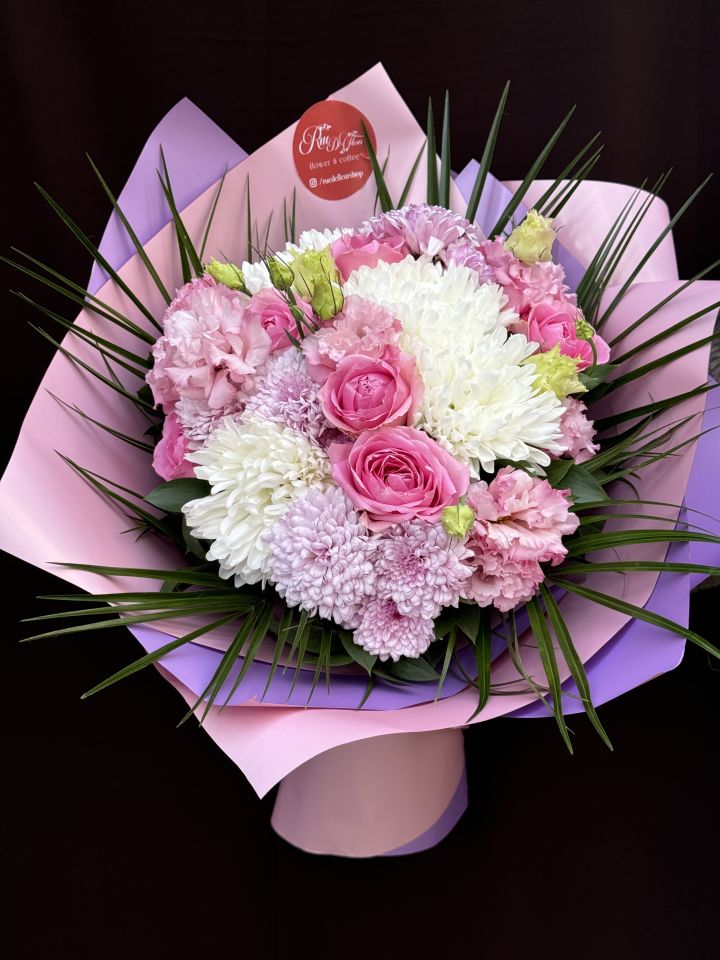 Blush Whisper Buket