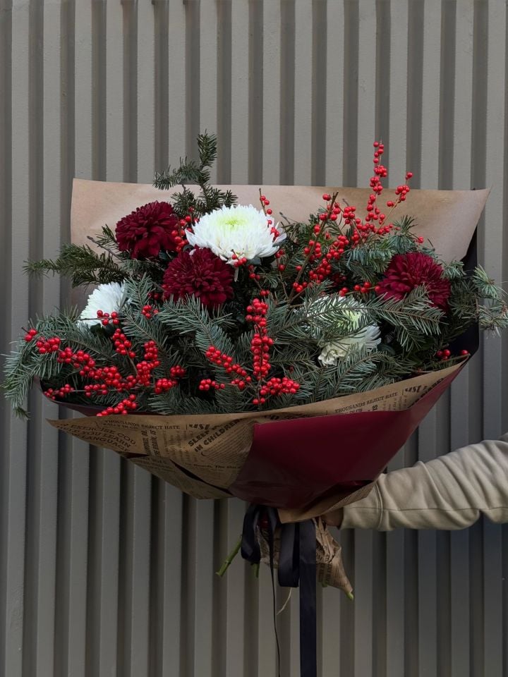 Yılbaşı Ilex Buketi
