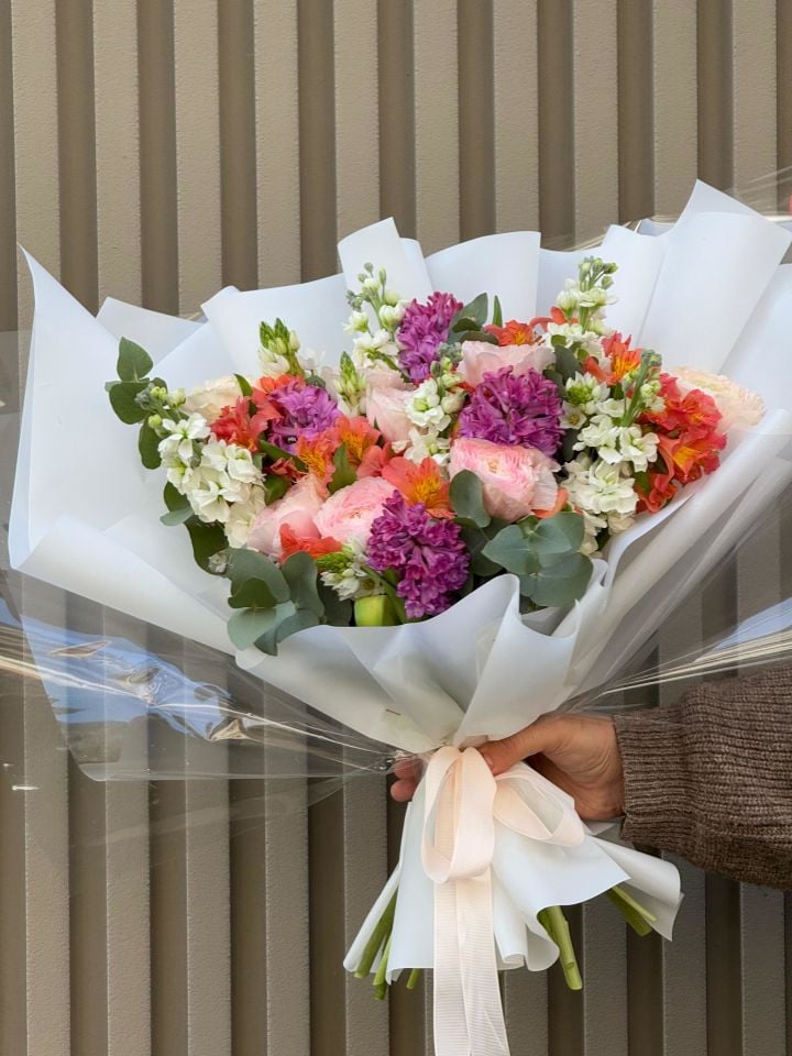 Pops Of Colour Buket