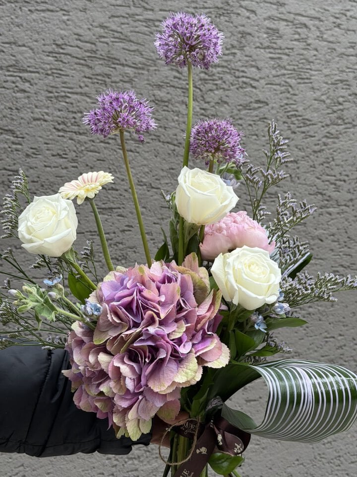 Lavender Poise Buket