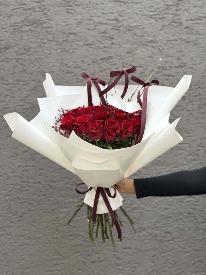 Velvet Romance Buket