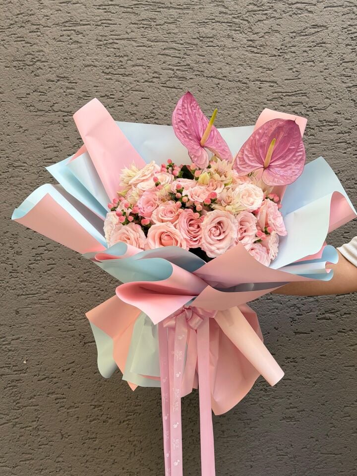 Pembe Antoryum Gül Buketi